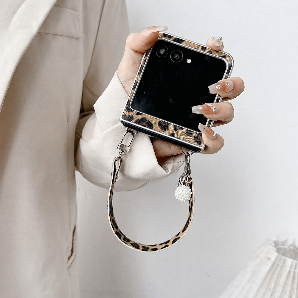 Leopard Print Folding Flip Pho - Street Fashion Female ulasan dan harga