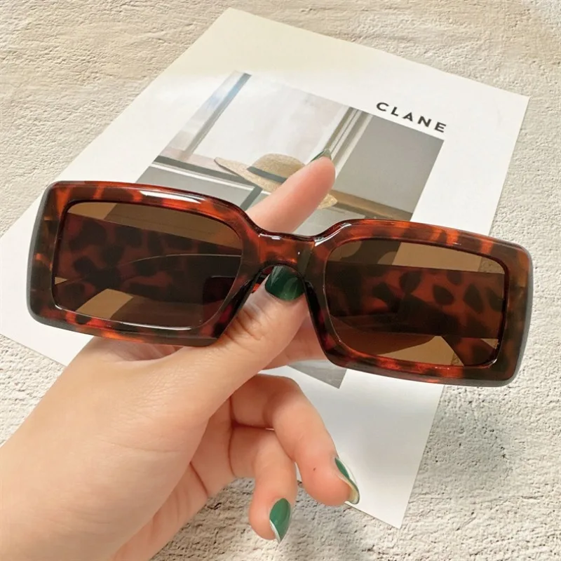 New Rectangular Women's Sungla - Street Fashion Photo ulasan dan harga